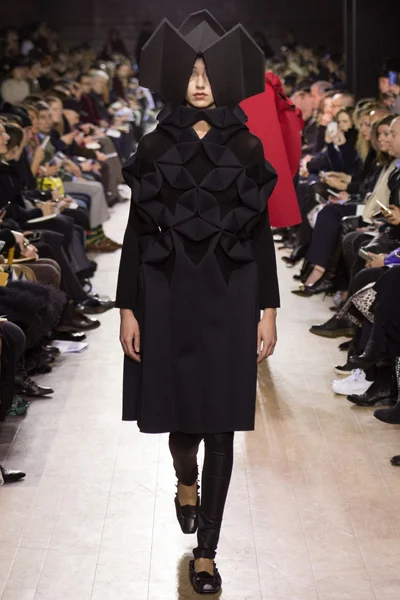 Look 27